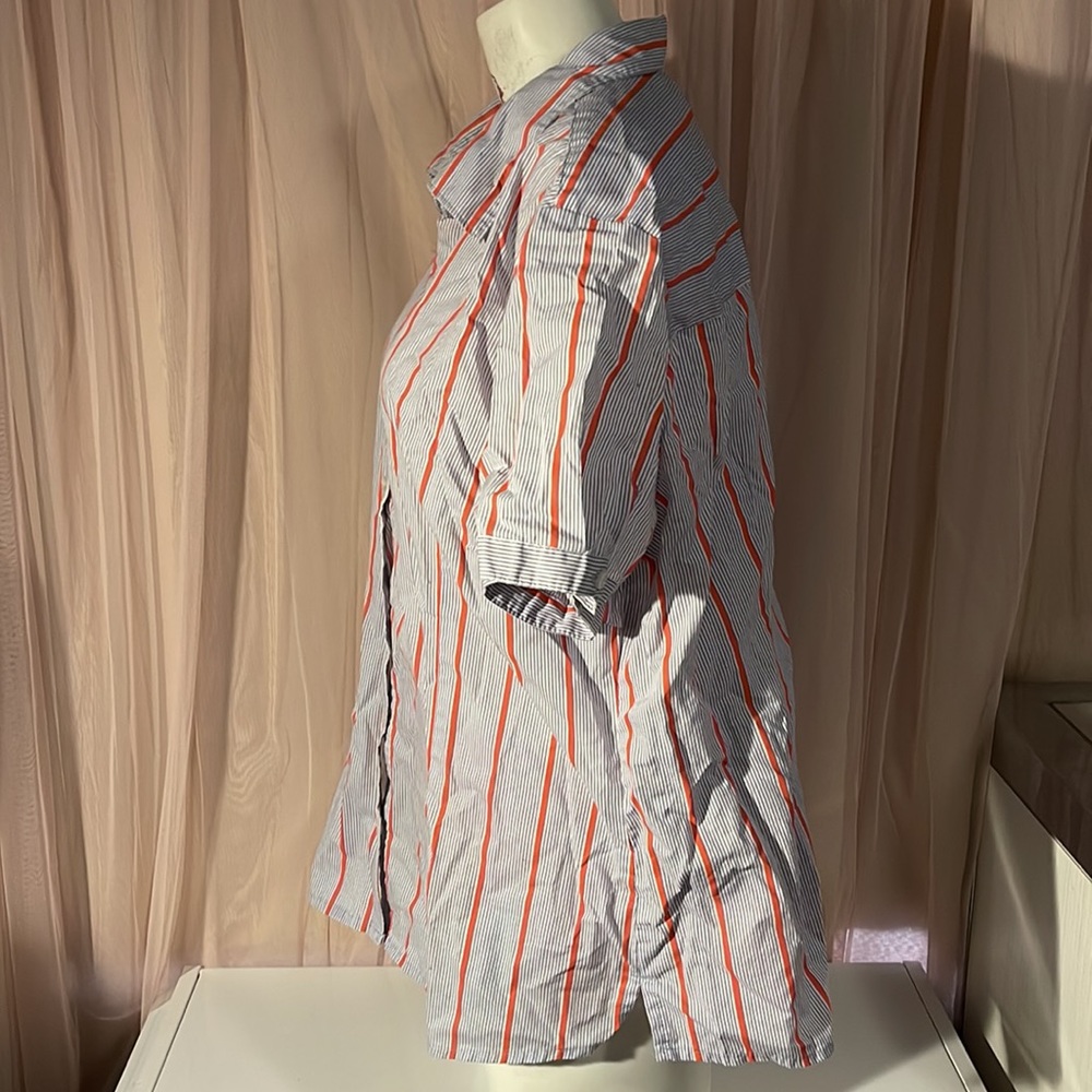 Strip Button-up - Picture 2 of 4